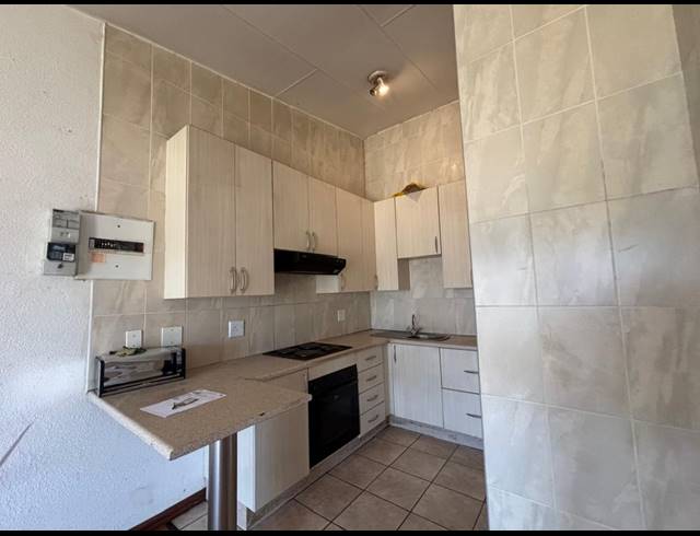 2 BEDROOM APARTMENT FOR SALE IN RIDGEWAY
